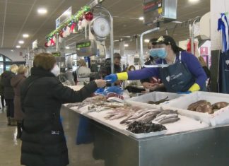 Os mercados de abastos pechan o ano condicionados polas restricións e o peche da hostalería Os mercados de abastos pechan o ano condicionados polas restricións e o peche da hostalería