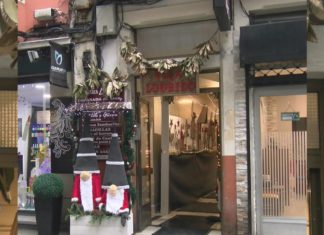 A Panadería Lourido gana o premio á mellor decoración de Vilagarcía recreando a aldea de Papá Noel A Panadería Lourido gana o premio á mellor decoración de Vilagarcía recreando a aldea de Papá Noel