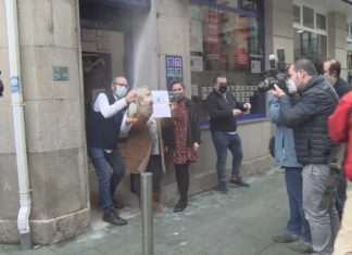 O Sorteo de Nadal sorrí ao Grove cun premio Gordo de 4 millóns de euros O Sorteo de Nadal sorrí ao Grove cun premio Gordo de 4 millóns de euros