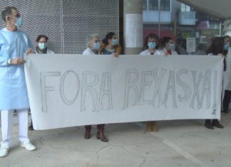 O persoal do centro médico de Cambados maniféstanse contra as reformas do Sergas nas súas instalacións O persoal do centro médico de Cambados maniféstanse contra as reformas do Sergas nas súas instalacións