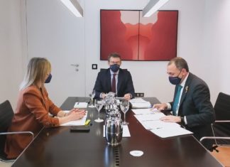Os comercios recuperarán o seu horario pero a desescalada na hostalería terá que agardar
