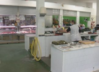 As praceiras de Vilaxoán agardan un mercado máis accesible e visible coa nova reforma As praceiras de Vilaxoán agardan un mercado máis accesible e visible coa nova reforma