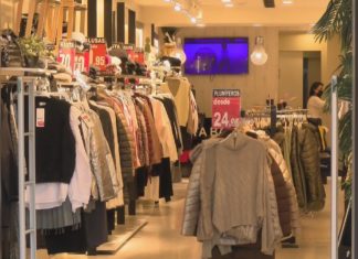 Os peches perimetrais afogan aos comerciantes galegos, que recuperan xa o seu horario habitual
