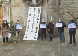 O BNG de Vilagarcía desprega unha pancarta a prol da retirada da cruz falanxista de Santa Eulalia