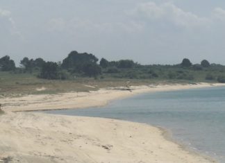 A Pobra promove unha limpeza na praia da Corna para o domingo 28