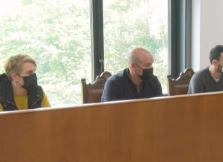 Os tres concelleiros díscolos do PSOE dinamitan a cuestión de confianza do alcalde de Catoira