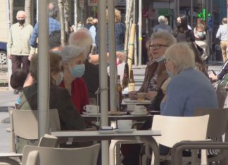 Galicia retrasa o toque de queda ás 23.00 e permite aos restaurantes abrir ata esa hora