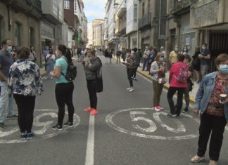 Berro unánime na Pobra por unha rebaixa do nivel de restricións