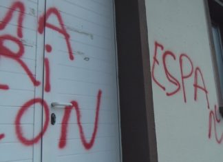 Aparecen pintadas homófobas nunha vivenda en Cabo de Cruz