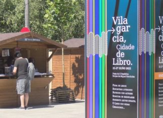 Os libros reconquistan as rúas de Vilagarcía