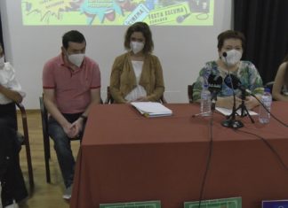 Dúas mozas de Turquía participan en Lousame nun programa de voluntariado europeo