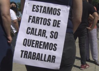 Os hostaleiros do Salnés manifestánse “fartos de pagar os pratos rotos da pandemia” Os hostaleiros do Salnés manifestánse "fartos de pagar os pratos rotos da pandemia"