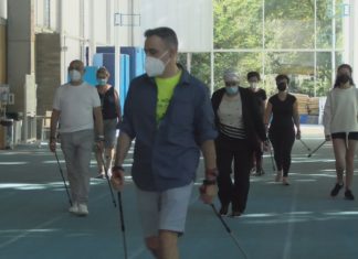 Pontevedra descobre a marcha nórdica no programa ‘A vida é movernos’