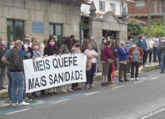 Meis volve saír á rúa, agora pola ‘improvisación da Xunta’ ante a xubilación dun dos doutores