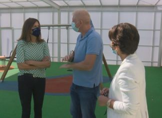 A Pobra conta cun novo parque infantil cuberto no Camiño Ancho