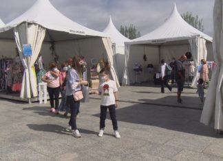 Vilagarcía inaugura Expoferta con rebaixas de ata o 70% Vilagarcía inaugura Expoferta con rebaixas de ata o 70%