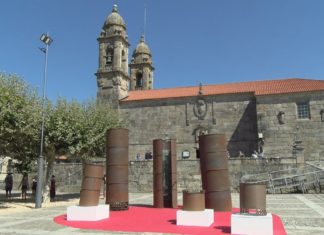 Cambados converte Fefiñáns nun museo ao aire libre coa exposición de Pepe Galán Cambados converte Fefiñáns nun museo ao aire libre coa exposición de Pepe Galán