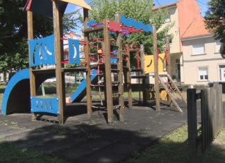 Outes acomete un plan de mellora e mantemento dos parques infantís