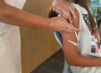 Os centros de vacinación abrirán o sábado en Galicia sen cita previa