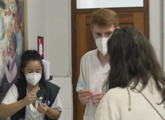 O Sergas vacina en Cáritas aos 19 usuarios que non puideran vacinarse O Sergas vacina en Cáritas aos 19 usuarios que non puideran vacinarse