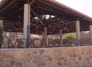 Meis transforma o seu mercado nun espazo polivalente aberto a eventos culturais