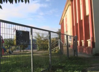 Satisfacción en Rianxo pola marcha atrás de Educación nos recortes ó CRA para o vindeiro curso