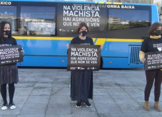 Vilagarcía cúbrese de negro en contra da violencia machista Vilagarcía cúbrese de negro en contra da violencia machista