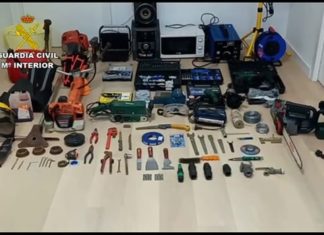 Detidos dous ribeirenses e investigados outros dous por un roubo a unha vivenda no Son