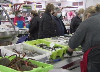 Bos prezos da centola e altos do peixe no inicio da campaña de nadal nas prazas Bos prezos da centola e altos do peixe no inicio da campaña de nadal nas prazas