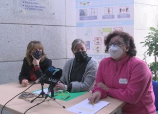 Catorce familias participan na Escola de Pais e Nais do CAD da Pobra