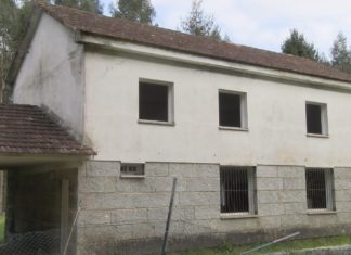 Indignación en Barro polo roubo de todas as portas e ventás da antiga uniaria de Agudelo