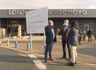 A remodelación do porto de Portonovo atrae a visita dunha ducia de arquitectos e aparelladores