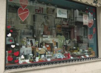 Somos Rianxo sorteará un escaparate completo na campaña de San Valentín