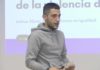 Joshua Alonso fala en Cambados do asasinato da súa nai para loitar contra a violencia machista