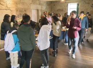 Concello e CPI Mosteiro de Meis despiden ao alumnado portugués de intercambio de Vilafranca do Campo Concello e CPI Mosteiro de Meis despiden ao alumnado portugués de intercambio de Vilafranca do Campo