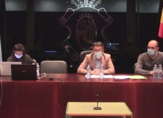 Non prospera a cuestión de confiaza en Outes