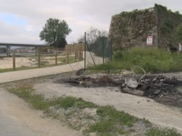 Causan danos no mobiliario do paseo marítimo de Noia