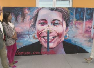 A Conselleira de Política Social inaugura en Noia a exposición ‘Xuventude Crea’
