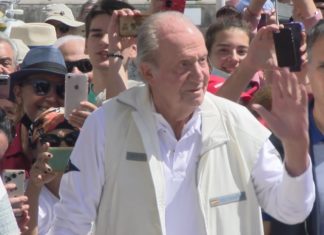 Sanxenxo recibe ao rei emérito entre aplausos e a infanta sorpréndese ‘non vin tanta prensa dende a miña voda’ Sanxenxo recibe ao rei emérito entre apluasos e a infata sorpréndese 'non vin tanta prensa dende a miña voda'
