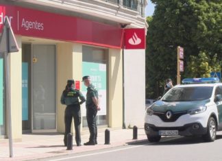 Atracan a man armada o banco Santander de Meis Atracan a man armada o banco Santander de Meis
