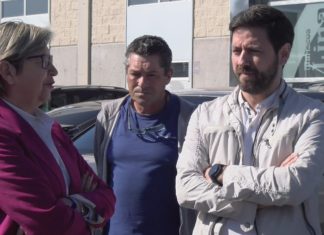 A Xunta e o Concello de Cambados escenifican a súa unión na defensa do sector mar-industria