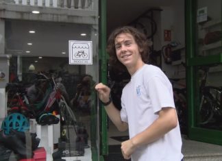 Pictogramas nos escaparates para facer do comercio vilagarcián un lugar accesible