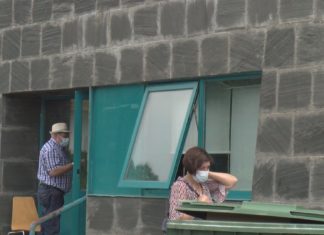 O centro de saúde de Outes, baixo mínimos trala baixa de tres médicos