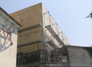 Rescatan en altura a un traballador dunha empresa de andamios tras recibir unha descarga eléctrica en Vilagarcía Rescatado en altura un traballador dunha empresa de andamios tras recibir unha descarga eléctrica