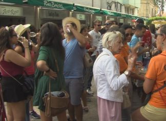 O sector profesional do Albariño recuperará todos os seus eventos e completará o Paseo da Calzada con 42 casetas O sector profesional do Albariño recuperará todos os seus eventos e cheará a Calzada con 42 casetas