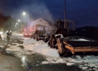 A Garda Civil investiga un incendio que calcinou dous tractores en Outes