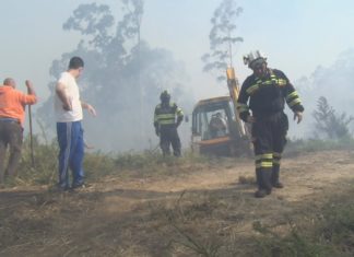 Os alcaldes de Vilagarcía e Caldas agradecen aos servicios de emerxencias e á veciñanza a súa loita en Xiabre Os alcaldes de Vilagarcía e Caldas destacan aos servicios de emerxencias e á veciñanza pola súa loita en Xiabre