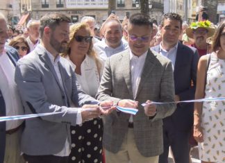 Cambados inaugura as festas do Albariño cun Paseo da Calzada repleto de xente Cambados inaugura as festas do Albariño cun Paseo da Calzada repleto de xente