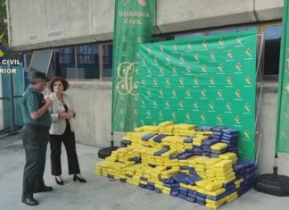 Incautan máis de 800 quilos de cocaína nun mercante atracado na Coruña