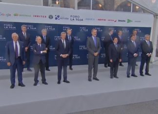 Felipe VI inaugura no Grove a cuarta edición do Foro La Toja-Vínculo Atlántico